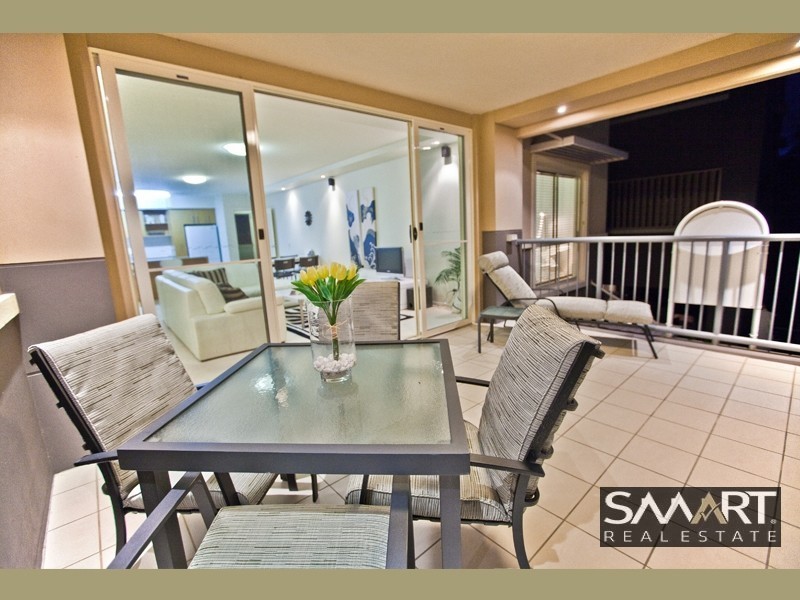 8429 Magnolia Dr East, Hope Island QLD 4212