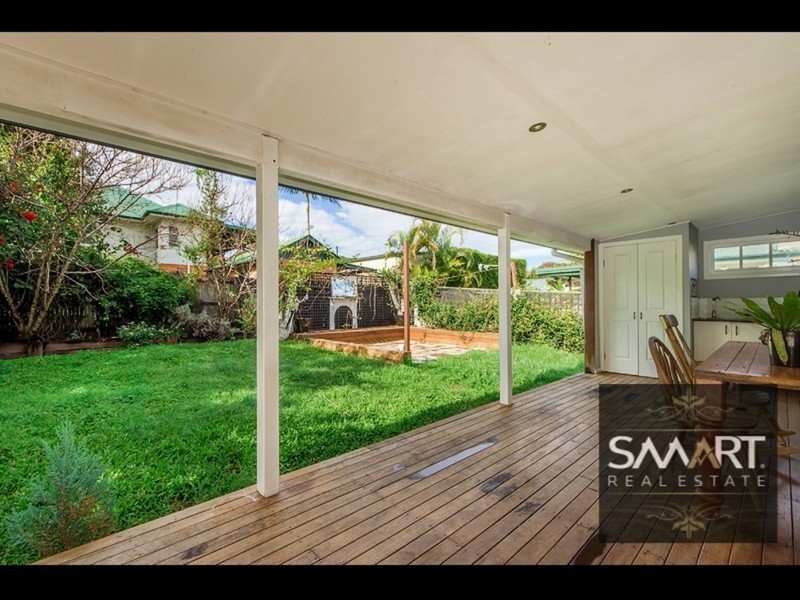 24 Neville Avenue, Southport QLD 4215
