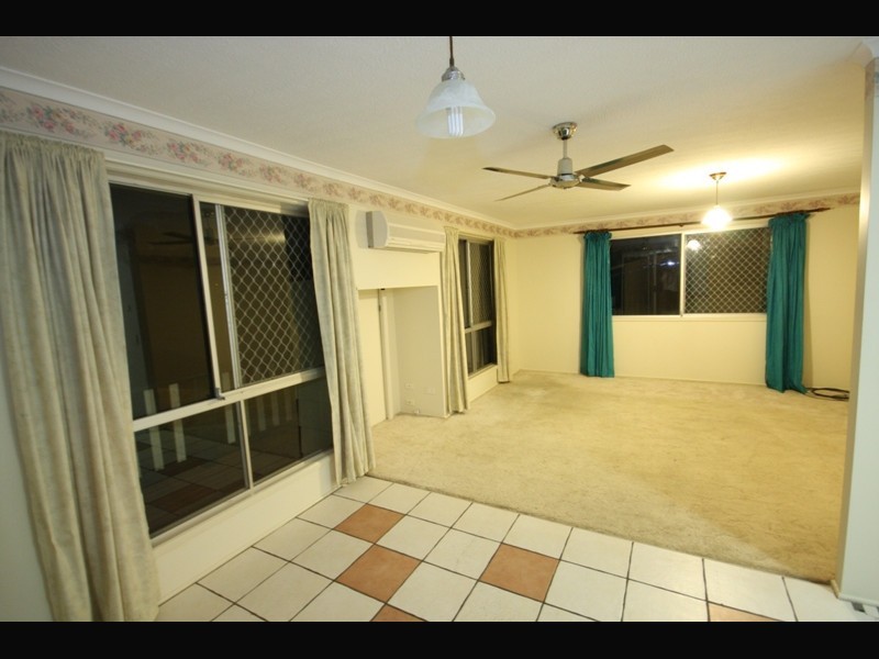 8 Onslow Street, Nerang QLD 4211