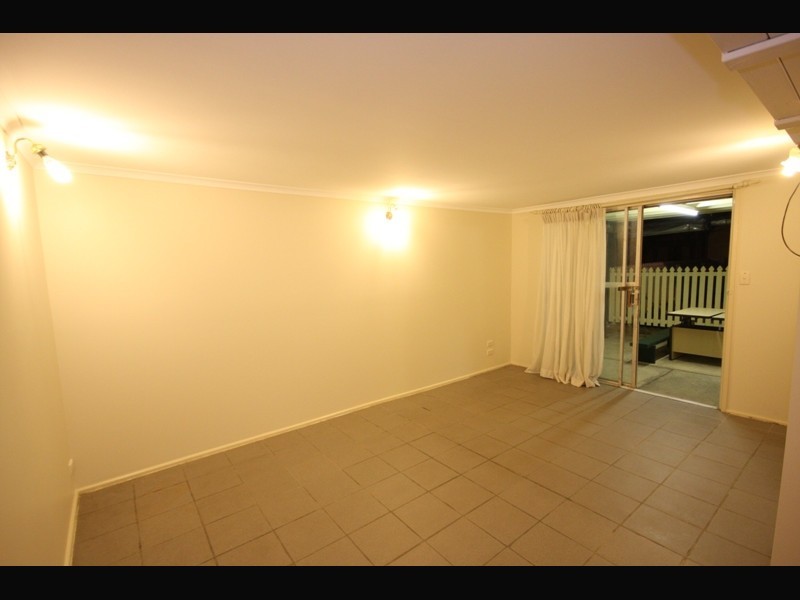 8 Onslow Street, Nerang QLD 4211