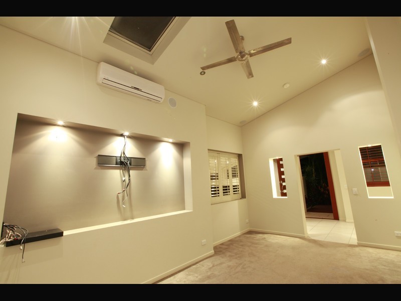 35 Tambourah Drive, Benowa QLD 4217