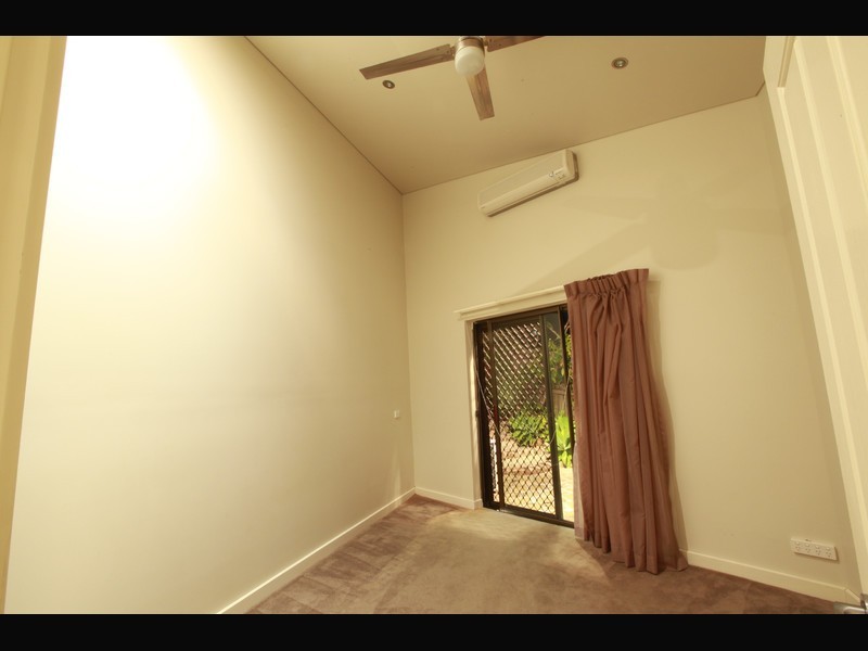 35 Tambourah Drive, Benowa QLD 4217