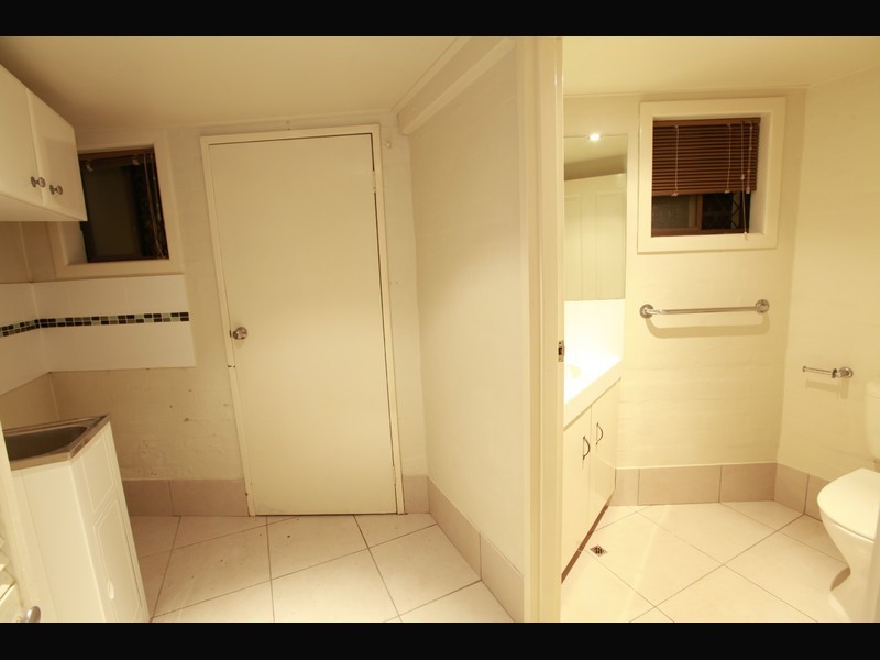 35 Tambourah Drive, Benowa QLD 4217