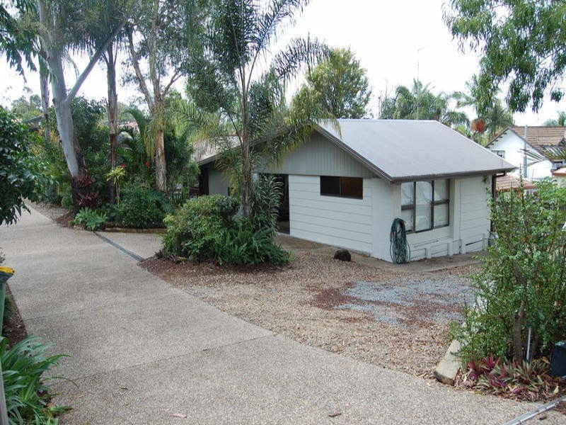 35 Tambourah Drive, Benowa QLD 4217