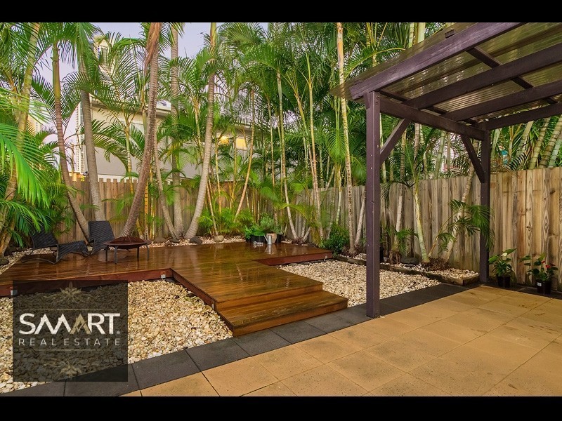 1/11 Darrambal Street, Chevron Island QLD 4217