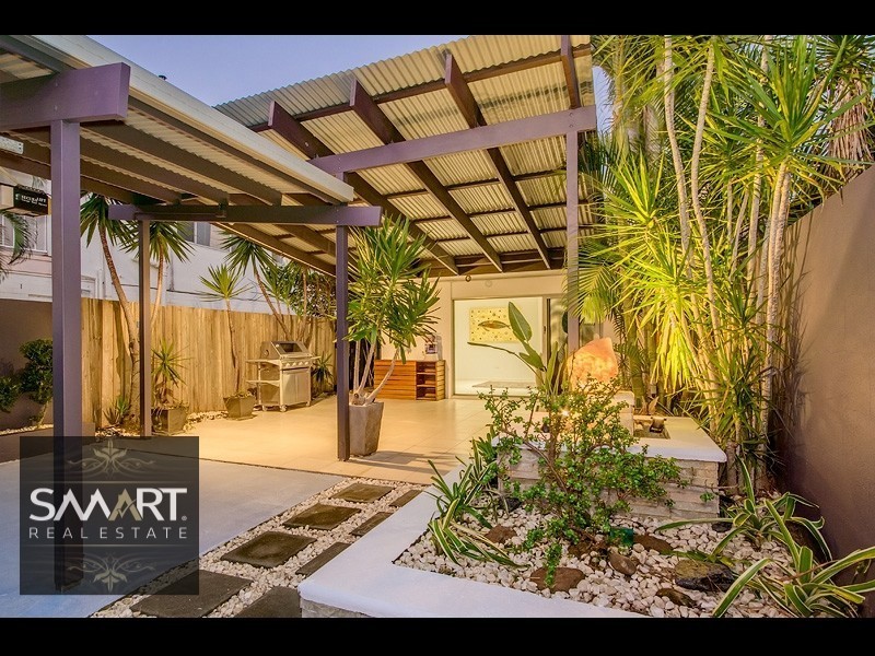 1/11 Darrambal Street, Chevron Island QLD 4217