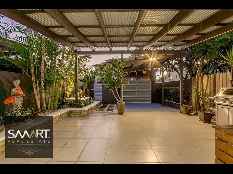 1/11 Darrambal Street, Chevron Island QLD 4217