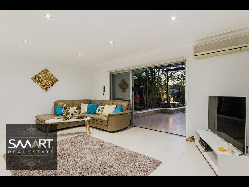 1/11 Darrambal Street, Chevron Island QLD 4217