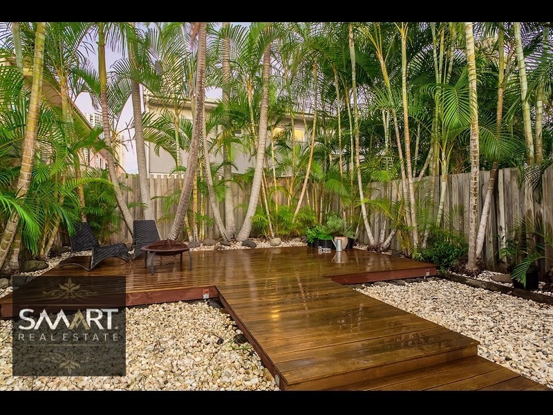 1/11 Darrambal Street, Chevron Island QLD 4217