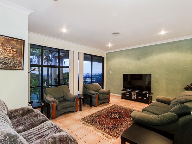 119 Armstrong Way, Highland Park QLD 4211