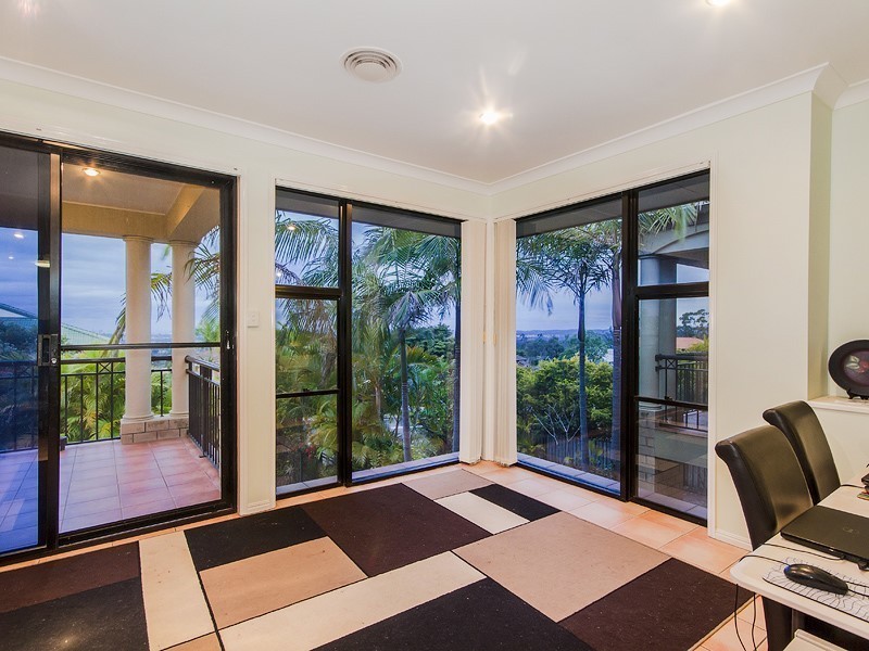 119 Armstrong Way, Highland Park QLD 4211