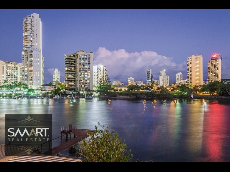 60 Amalfi Drive, Isle Of Capri QLD 4217