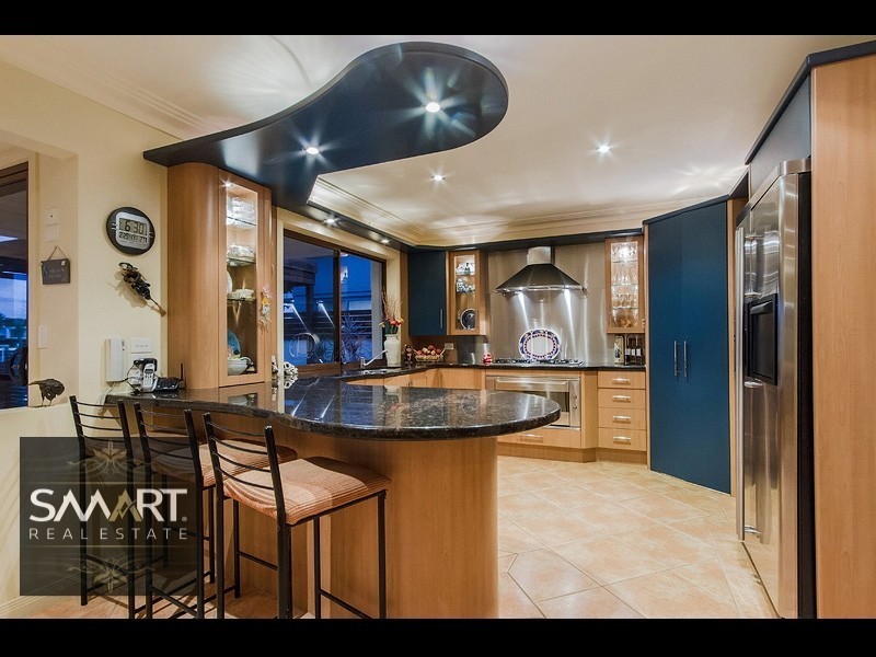 60 Amalfi Drive, Isle Of Capri QLD 4217