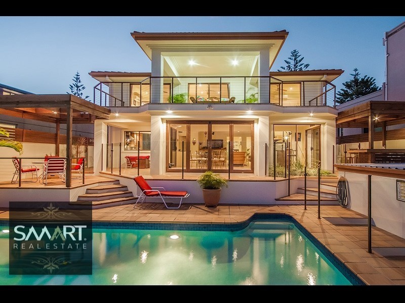 60 Amalfi Drive, Isle Of Capri QLD 4217