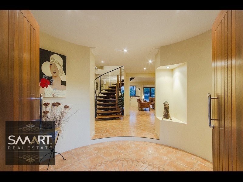 60 Amalfi Drive, Isle Of Capri QLD 4217