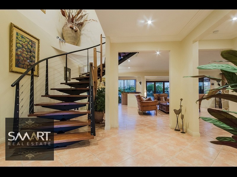 60 Amalfi Drive, Isle Of Capri QLD 4217