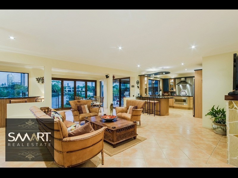 60 Amalfi Drive, Isle Of Capri QLD 4217