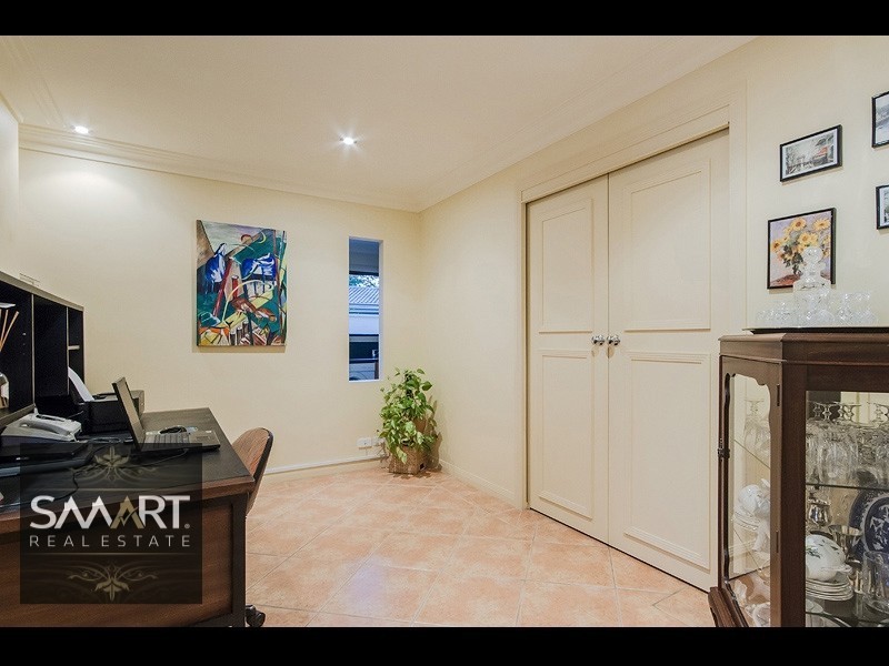 60 Amalfi Drive, Isle Of Capri QLD 4217