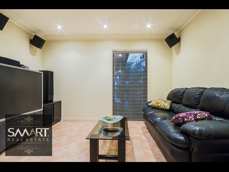 60 Amalfi Drive, Isle Of Capri QLD 4217