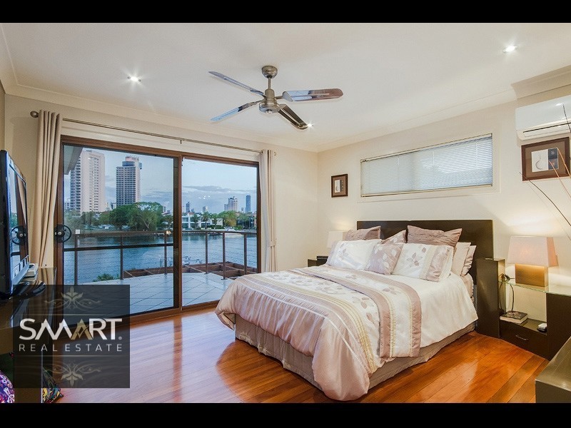 60 Amalfi Drive, Isle Of Capri QLD 4217