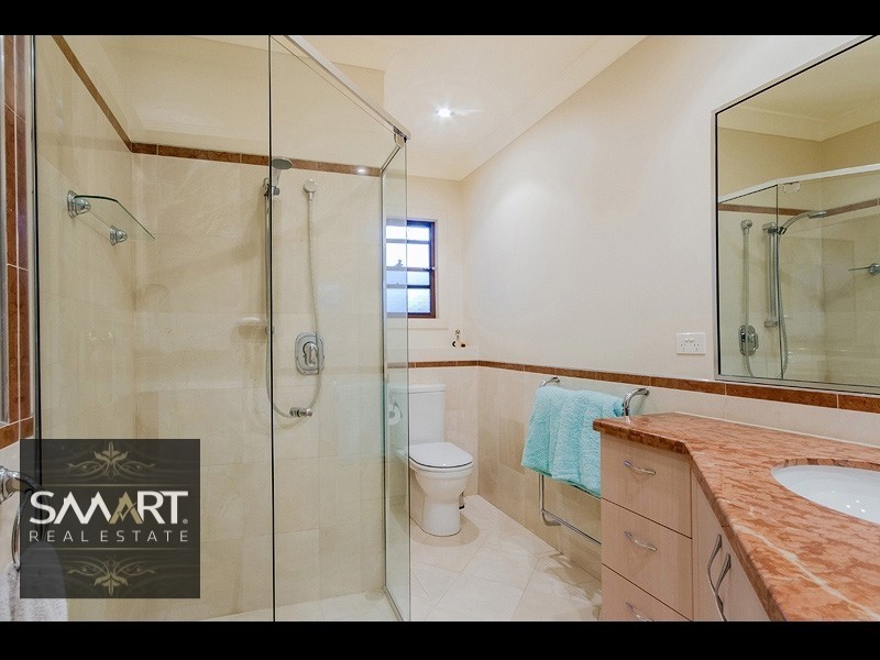 60 Amalfi Drive, Isle Of Capri QLD 4217