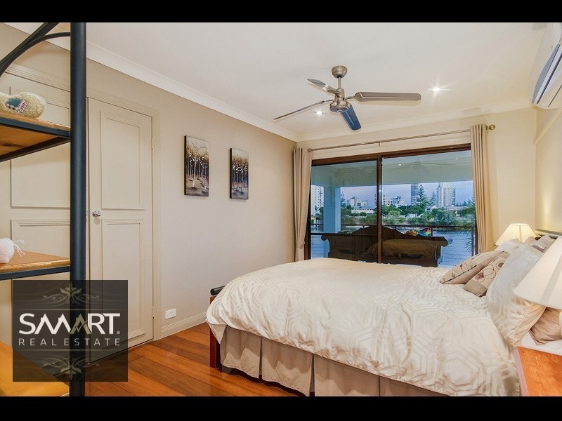 60 Amalfi Drive, Isle Of Capri QLD 4217