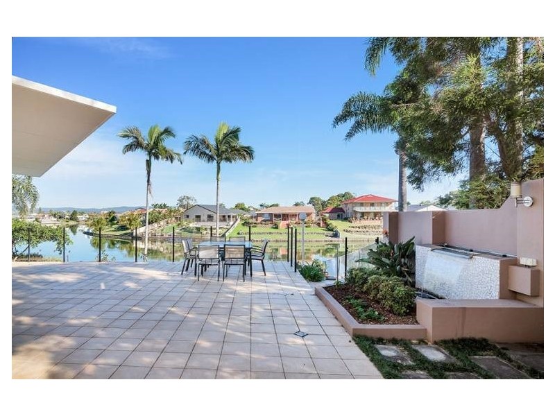 371 Benowa Road, Benowa Waters QLD 4217