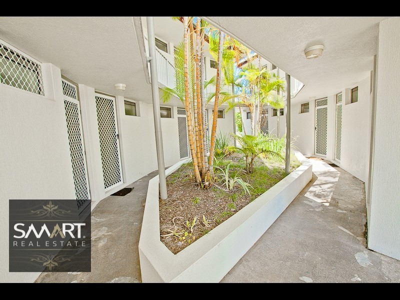 5/15 Weemala Street, Chevron Island QLD 4217
