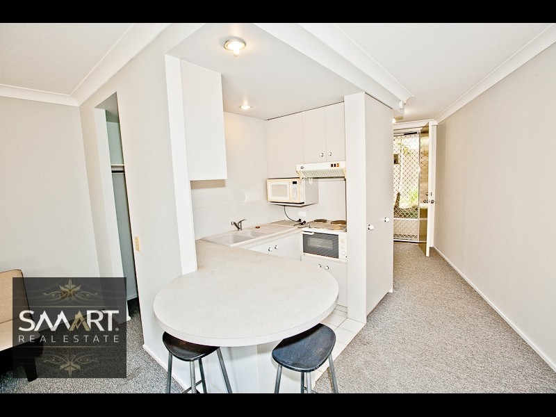 5/15 Weemala Street, Chevron Island QLD 4217