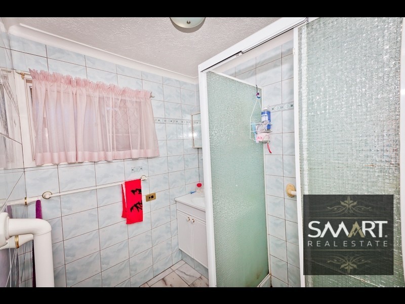 2/20 Parneno Street, Chevron Island QLD 4217