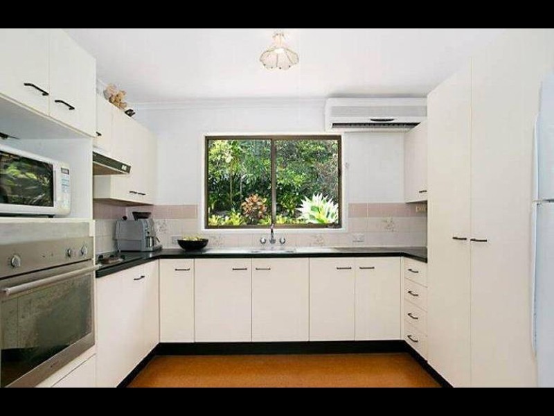 43 Whitian Drive, Carrara QLD 4211