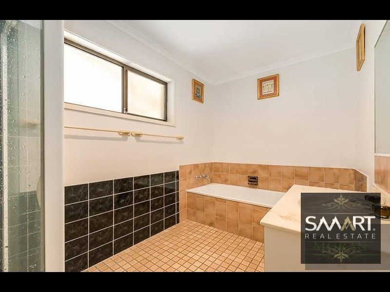 43 Whitian Drive, Carrara QLD 4211