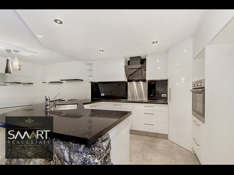 9/68 Stanhill Drive, Chevron Island QLD 4217