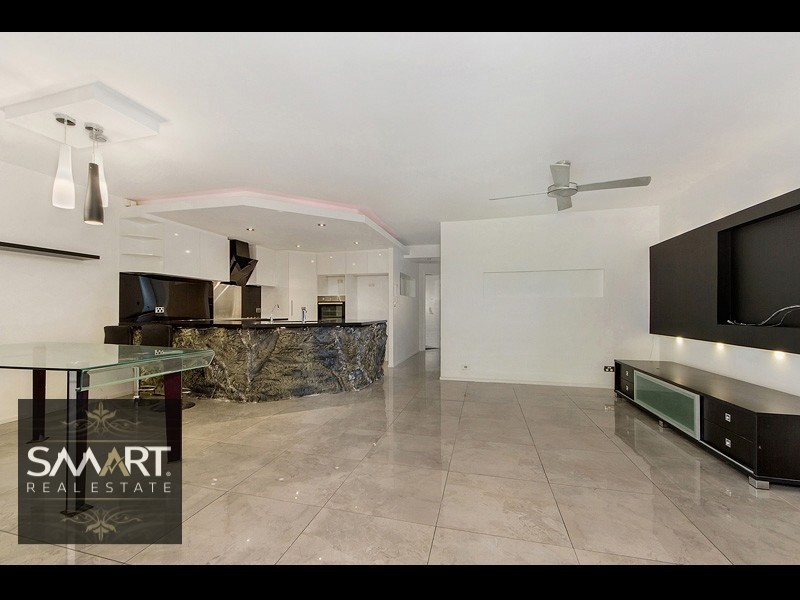 9/68 Stanhill Drive, Chevron Island QLD 4217