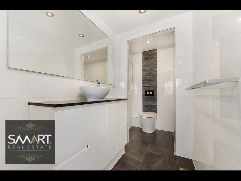 9/68 Stanhill Drive, Chevron Island QLD 4217