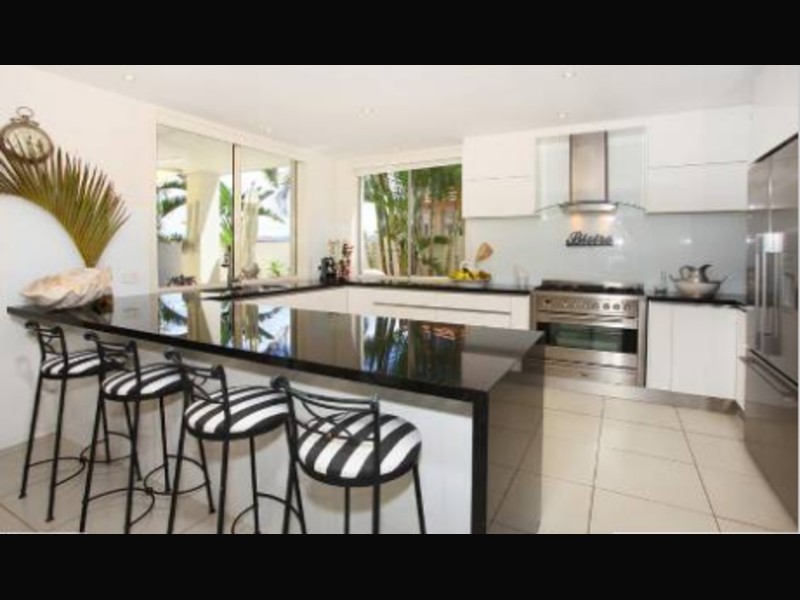 10 Prosperity Drive, Hope Island QLD 4212