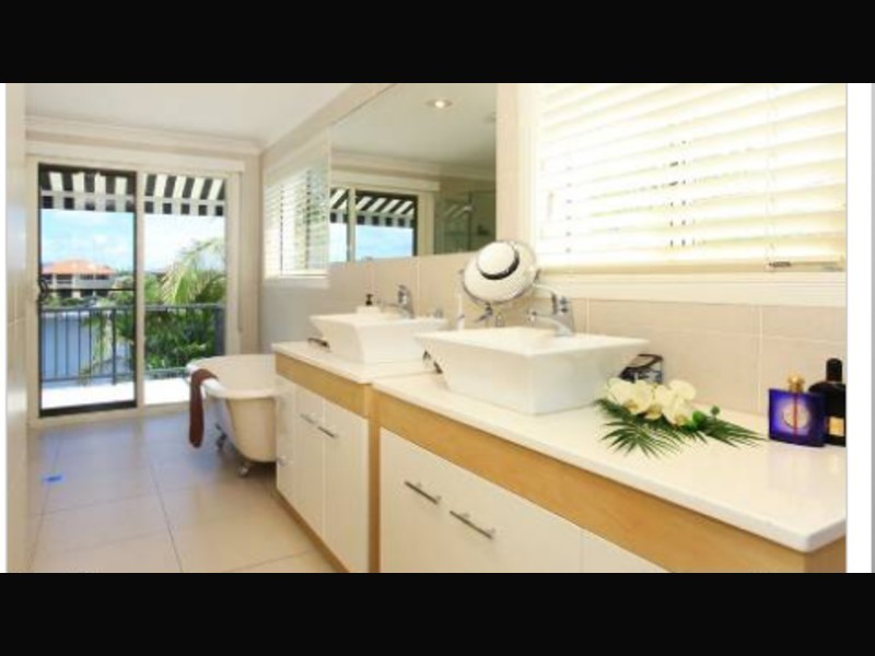 10 Prosperity Drive, Hope Island QLD 4212