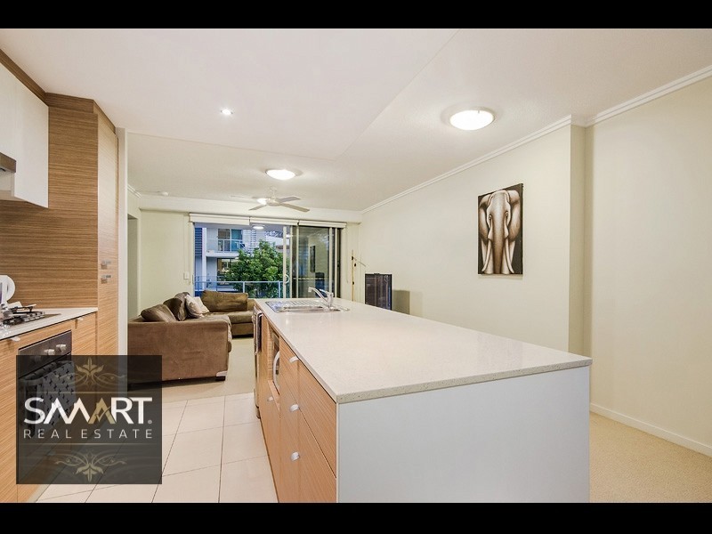 8/154 Musgrave Avenue, Southport QLD 4215