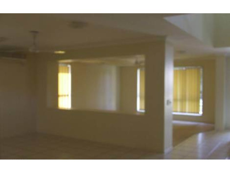 40 Christina Ryan Way, Arundel QLD 4214