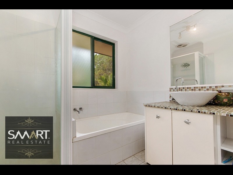 11/156 Greenacre Drive, Arundel QLD 4214