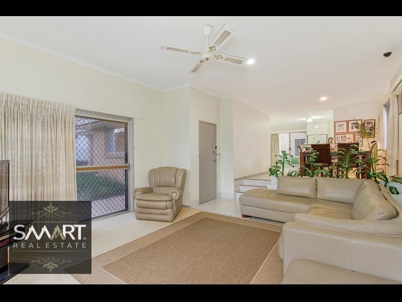 33 Inveray Avenue, Benowa Waters QLD 4217