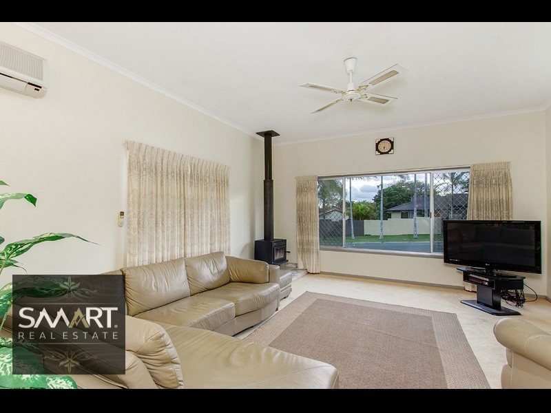 33 Inveray Avenue, Benowa Waters QLD 4217