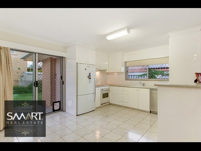 33 Inveray Avenue, Benowa Waters QLD 4217