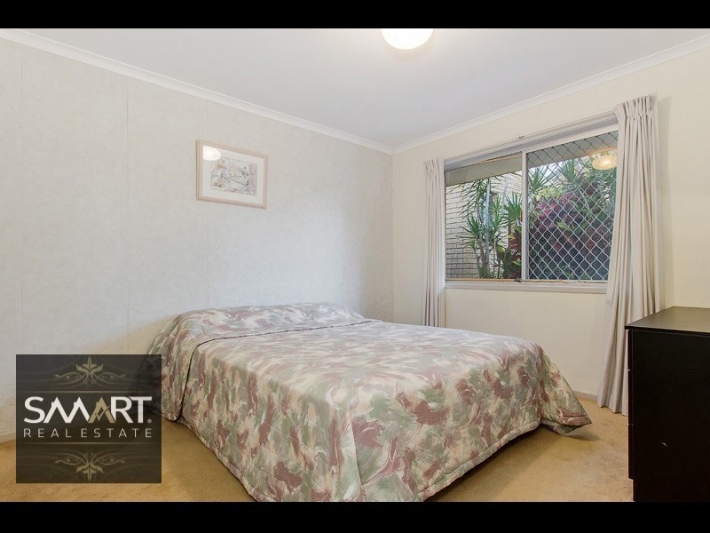 33 Inveray Avenue, Benowa Waters QLD 4217