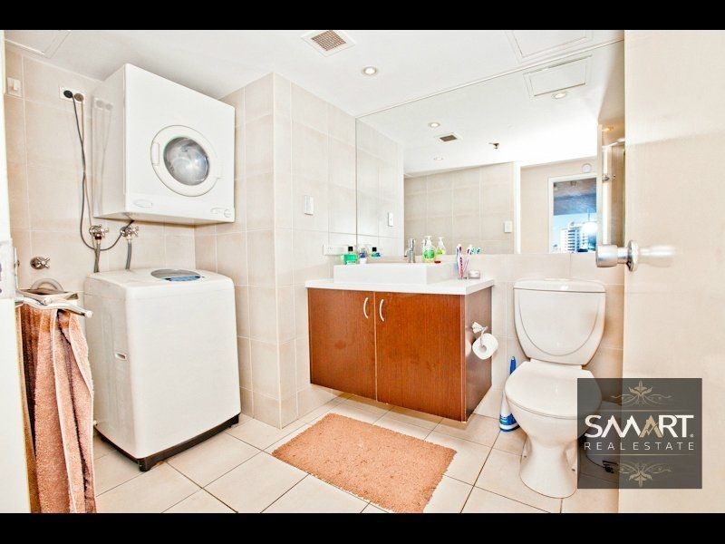 28 Northcliffe Terrace, Surfers Paradise QLD 4217