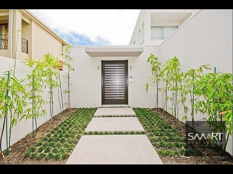 28 Salerno Street, Isle Of Capri QLD 4217