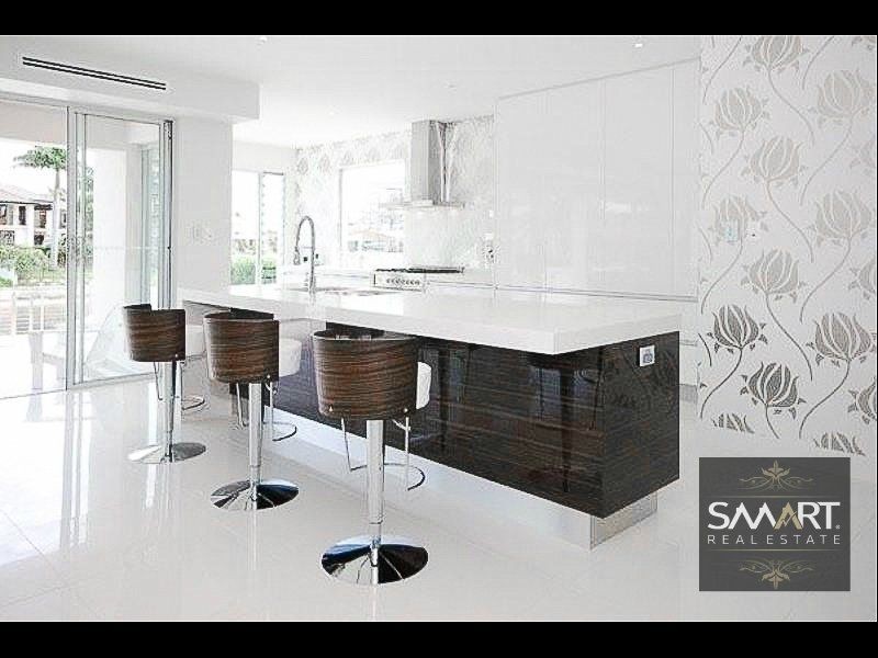 28 Salerno Street, Isle Of Capri QLD 4217