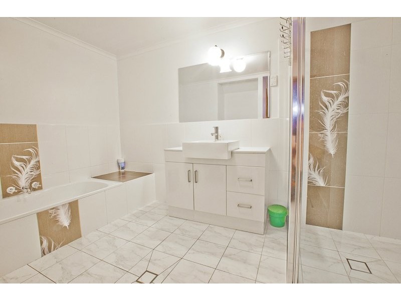 Highland Park QLD 4211