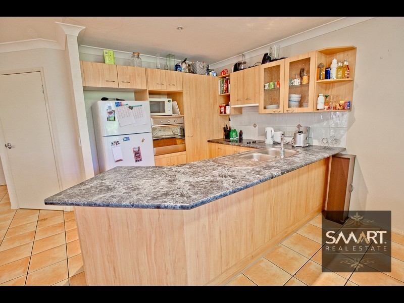 4/120 Pohlman Street, Southport QLD 4215