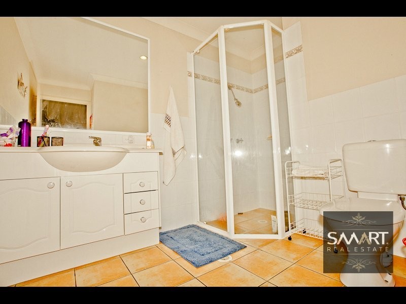 4/120 Pohlman Street, Southport QLD 4215